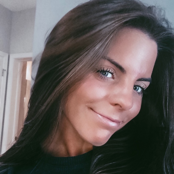 Meet your Posher, Erin - Picture 1 of 1